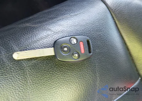 2012 Honda Pilot Touring z USA, uszkodzony, nr VIN 5FNYF3H93CB028547